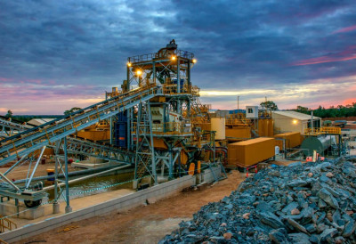 СТРАВА У РУСИЈИ Урушио се рудник, заробљено осморо људи ОДРОНИЛЕ СЕ СТЕНЕ НА ПОВРШИНСКОМ КОПУ