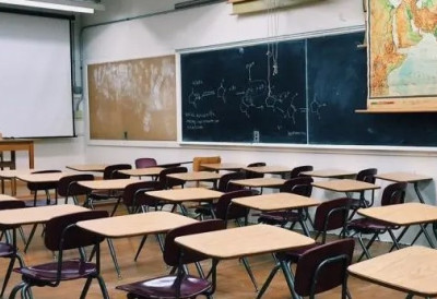 РЕКОНСТРУИШЕ СЕ ДЕО КРОВА У КИКИНДСКОЈ СРЕДЊОЈ ШКОЛИ Седам милиона динара за радове у ССШ „Милош Црњански"