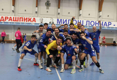 ВЕЛИКА ПОБЕДА РУКОМЕТАША ЈУГОВИЋА: Запевали „каћки тићи”