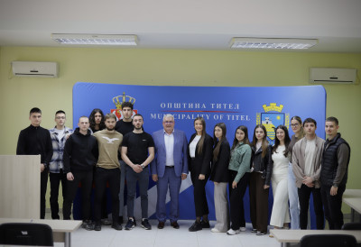 СТУДЕНТИ ИЗ ОПШТИНЕ ТИТЕЛ ДОБИЛИ СТИПЕНДИЈЕ Подршка младима је улагање у будућност