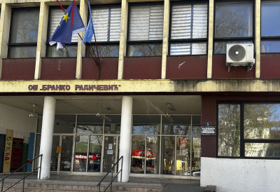 ЕНЕРГЕТСКА САНАЦИЈА ОШ „БРАНКО РАДИЧЕВИЋ” У НОВОМ САДУ Улаже се 95 милиона динара, објављен јавни позив извођачима РАДОВИ ПОЧИЊУ НА ЛЕТО