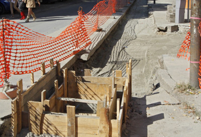 ИЗМЕНА САОБРАЋАЈА У УЛИЦИ ДОЖА ЂЕРЂА Почиње изградња вреловодног прикључка РАДОВИ ЋЕ ТРАЈАТИ ДО ОВОГ ДАТУМА