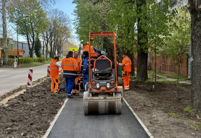БИЦИКЛИСТИ У СОМБОРУ ДОБИЈАЈУ ЈОШ ЈЕДНУ СТАЗУ Радови у Карађорђевој при крају, нових 800 метара у најзеленијем српском граду