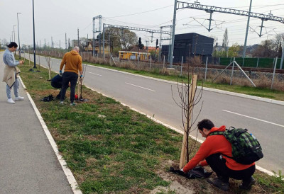 АКЦИЈА ОЗЕЛЕЊАВАЊА У СУСРЕТ ДАНУ ПЛАНЕТЕ ЗЕМЉЕ Садњом 70 садница Апотекарска установа „Јанковић“ и горани и ове године заједно у мисији