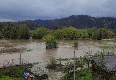 (ФОТО) ЗАПАДНА МОРАВА СЕ ИЗЛИЛА КОД ПОЖЕГЕ Под водом око 200 хектара, прекинут пут ка Пилатовићима