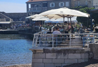 БУДВА И ХЕРЦЕГ НОВИ ПУНИ ГОСТИЈУ ИЗ СРБИЈЕ Грађани масовно за васкршње празнике отишли на море ОВО СУ ТРЕНУТНЕ ЦЕНЕ НА ЦРНОГОРСКОЈ ОБАЛИ