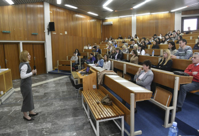 СТРУЧЊАЦИ УПОЗОРАВАЈУ Без већег обухвата вакцинације против ХПВ-а БОРБА ЈЕ ИЗГУБЉЕНА