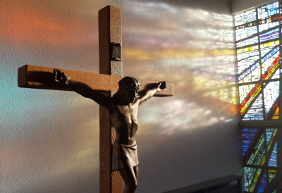 ДАНАС ЈЕ ВЕЛИКИ ПЕТАК ПО ГРЕГОРИЈАНСКОМ КАЛЕНДАРУ Најтужнији дан у хришћанству