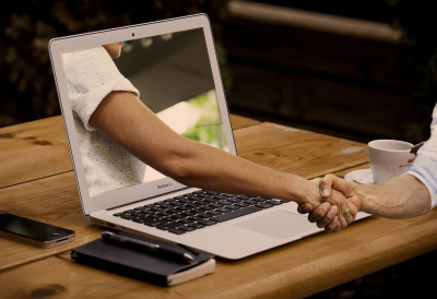 ПОТРАГА ЗА ПРИЈАТЕЉСТВОМ ПРЕКО АПЛИКАЦИЈЕ Да ли технологија коначно нуди решење?