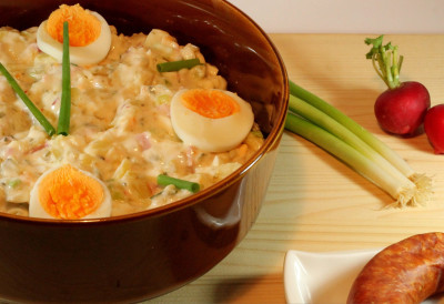 ЗАБОРАВИТЕ РУСКУ Ова ускршња салата осваја на први залогај ЛАГАНА, КРЕМАСТА И ГОТОВА ЗА 15 МИНУТА