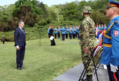 ПОЛОЖЕН ВЕНАЦ У СПОМЕН-ПАРКУ „ЈАЈИНЦИ“ Попов одао пошту жртвама Другог светског рата