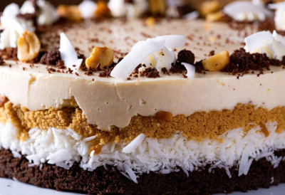 ПОСНА ПЕСАК ТОРТА СПРЕМНА ЗА МАЊЕ ОД 30 МИНУТА Кремаста, мирисна и лака – савршена за пост и породичне празнике