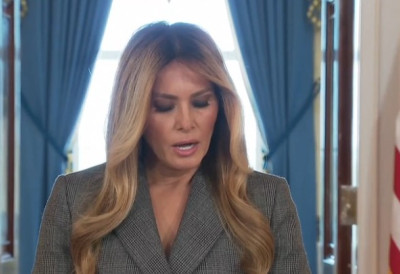 (ВИДЕО) МЕЛАНИЈА ТРАМП СЕ ХИТНО ОБРАТИЛА У КОНГРЕСУ Прва дама САД говорила о ПОВЕЗАНОСТИ СА „ОСРАМОЋЕНИМ“ ЕПСТИНОМ Упутила важан АПЕЛ конгресменима, а ево шта је тачно изјавила