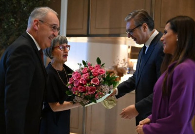 „Поред тога што је добар председник и човек, воли и вино“ ВУЧИЋ УГОСТИО ПРЕДСЕДНИКА ШВАЈЦАРСКЕ ПАРМЕЛАНА НА ВЕЧЕРИ: Верујем да можемо да имамо боље резултате!