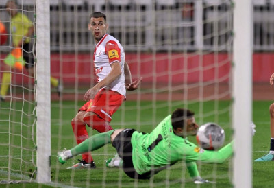 НА „КАРАЂОРЂУ“ ПОКРАЈИНСКИ ДЕРБИ Железничар је велики дужник Војводине ВОШИНИ ВЕТЕРАНИ ЗА НАШУ БРАНКУ