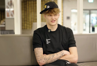 ПАРТИЗАН БРОЈИ ЗЕЛЕНЕ НОВЧАНИЦЕ Мика Муринен на колеџу у Арканзасу