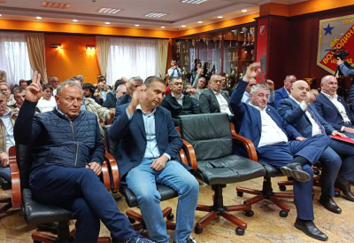 СКУПШТИНА ФК ВОЈВОДИНЕ ОДЛУЧИЛА Драгољубу Збиљићу још један мандат на челу клуба (ВИДЕО)