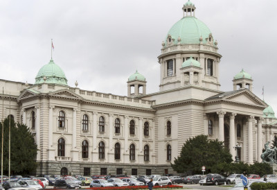 ПРЕКИНУТА СЕДНИЦА СКУПШТИНЕ Нема кворума за рад БРНАБИЋ ПОЗВАЛА ПОСЛАНИКЕ ДА ПОНОВО ДОЂУ У 12