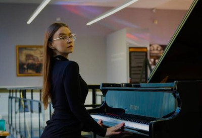 „ИЗМЕЂУ НАС“ СТИЖЕ У ГРАДСКУ КОНЦЕРТНУ ДВОРАНУ Ана Драгосављевић наступа у Новом Саду