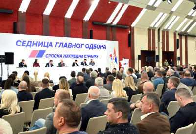 ПОЧЕЛА СЕДНИЦА ГЛАВНОГ ОДБОРА Челници СНС-а у Сава центру, присуствују Вучевић, Брнабић, Мали, Глишић...