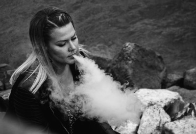 КРАЈ ЛАКОЈ КУПОВИНИ ЗА МАЛОЛЕТНИКЕ Е-цигарете ПОД ЗАБРАНОМ