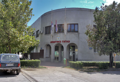 ТИТЕЛ, СРЕМСКИ КАРЛОВЦИ, ИРИГ И КУЛА ДОБИЈАЈУ СРЕДСТВА ОД ДРЖАВЕ Министарка потписала уговоре о додели више од 462 милиона динара најбољим општинским и градским управама