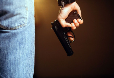 ЗАСКОЧИЛИ ВОЗИЛО У САЧЕКУШИ КАО НА ФИЛМУ Пет маскираних лица са оружјем опљачкало златара ОДНЕТА ВЕЛИКА КОЛИЧИНА ДРАГОЦЕНОСТИ