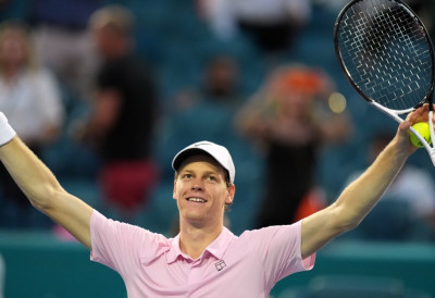 СИНЕР УЗЕО АЛКАРАЗУ ТИТУЛУ И БРОЈ ЈЕДАН: Италијан убедљив у финалу Монте Карла