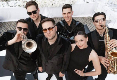 НАЈШKОЛОВАНИЈИ БЕНД ПОНОВО У ЦЕНТРУ ПАЖЊЕ: Након сарадње са Бреном и Чолом, уследио преокрет!