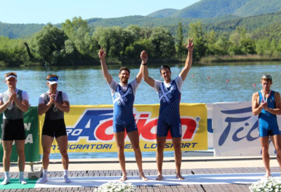 ЗЛАТО ЗА СРПСКИ СКИФ И ДВОЈАЦ НА РЕГАТИ У ИТАЛИЈИ: Николај Пименов и Мартин Мачковић славили у двојцу, те Пименов појединачно