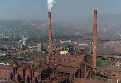 ПОСЛЕДЊИ ДАН ЈУГОСЛОВЕНСКОГ ГИГАНТА ПОСЛЕ 130 ГОДИНА РАДА Железара Зеница затвара погоне, 11.000 РАДНИХ МЕСТА ПОД ЗНАКОМ ПИТАЊА