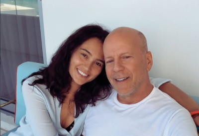 (ФОТО) Болест му полако краде живот! СУПРУГА БРУСА ВИЛИСА ОТКРИЛА ПОТРЕСНУ СТРАНУ БОЛЕСТИ: Он мисли да је све у реду, ево како реагује када види децу