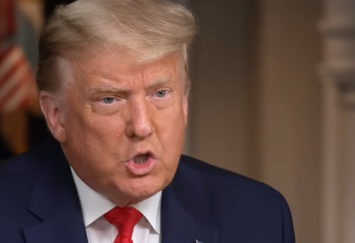 „ЗАРОБЉЕНИ БРОД НОСИО ПОКЛОН ОД КИНЕ“ Трамп: Био сам доста изненађен