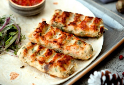 РЕЦЕПТ КОЈИ ЈЕ ЗАЛУДЕО ДОМАЋИЦЕ! Пилећи медаљони хрскави споља, меки изнутра, сви ће вам тражити рецепт