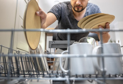 Сви ово раде, а не слуте опасност! НЕ УКЉУЧУЈТЕ ВЕШ МАШИНУ И МАШИНУ ЗА СУДОВЕ НОЋУ Ова навика која може скупо да вас кошта