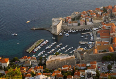 И туристи из Србије на удару! ВЕЛИКЕ ПРОМЕНЕ ЗА ЛЕТОВАЊЕ У ХРВАТСКОЈ Нова правила ступају на снагу усред сезоне