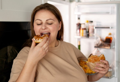 СВИ ПРИЧАЈУ О ОВОЈ КИНЕСКОЈ МЕТОДИ! За само 2 минута смањује се апетит, а све се своди на једну ТАЧКУ НА ЛИЦУ