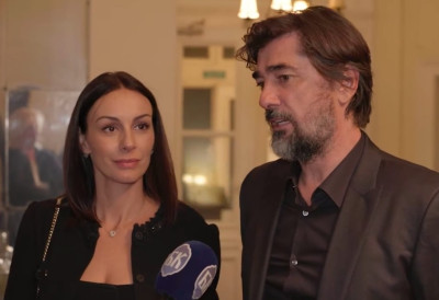 (ФОТО) Свадба коју јавност није видела! СЛОБОДА МИЋАЛОВИЋ ПОДЕЛИЛА ФОТОГРАФИЈУ СА ВЕНЧАЊА, а детаљ у Војиновој руци није никоме промакао