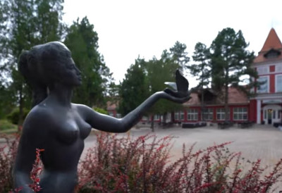 Овде су снимали и филмови! У СРЦУ ВОЈВОДИНЕ КРИЈЕ СЕ ДВОРАЦ који је некада био симбол европске раскоши, а веома БОГАТЕ ИСТОРИЈЕ