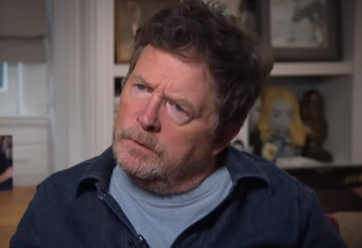 (ФОТО, ВИДЕО) И оплакали човека! МАЈКЛА ЏЕЈ ФОКСА ЖИВОГ САХРАНИЛИ Скандал на Си-Ен-Ену, пуштен и „ПРИГОДНИ“ ФИЛМ! Глумац поручио: Жив сам и добро сам!