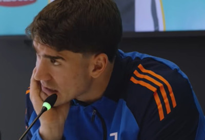 ЕВО КАКО СЕ ВЛАХОВИЋ ПОВРЕДИО, А НИЈЕ БИО НИ МИНУТ НА ТЕРЕНУ! Српском нападачу следи пауза, потрајаће...