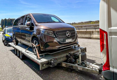 (ФОТО) Пропуст са папирима га баш коштао! МОРАО ДА ИСКЕШИРА 30.000 ЕВРА НА АУТО-ПУТУ ! Нису имали милости за изговоре