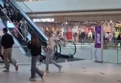 (ВИДЕО) ДНЕВНИК САЗНАЈЕ: ХИТНО ЕВАКУИСАН БЕОГРАДСКИ  "АДА МОЛ" Купци напуштају зграду, стижу ватрогасци