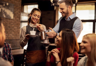 МИСЛИТЕ ДА ВЛАСНИЦИ КАФИЋА ПЛИВАЈУ У ПАРАМА? Када се саберу рачуни, плате и порези, добићете изненађујућу рачуницу