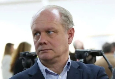 БОЈАН ПАНАOТОВИЋ РЕАГОВАО НАКОН ИНЦИДЕНАТА У ЗЕМУНУ  Упозорио да „минхенске пивнице у Србији не смеју проћи“