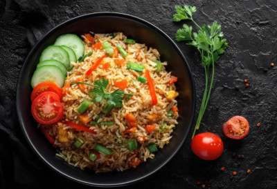 „ОЧИСТИТЕ” ФРИЖИДЕР И ПРИПРЕМИТЕ ПРЖЕНИ ПИРИНАЧ СА ПОВРЋЕМ За мало новца парираће јелима из најбољих ресторана