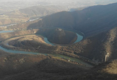 ПОТПУНА ОБУСТАВА САОБРАЋАЈА ОД 4. МАЈА Асфалтира се пут до стакленог видиковца: ПРИЛАЗ ДО КАБЛАРСКЕ БАЛЕРИНЕ биће као писта