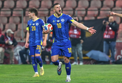 ПЛАЋА 300.000 ЕВРА ЗБОГ ОДЛАСКА БОСНЕ НА СВЕТСКО ПРВЕНСТВО Демировић испуњава обећање, ЧАСТИ ЦЕО СТАДИОН