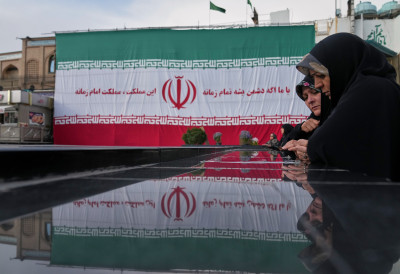 ОДБРАНА ОД ТРАМПОВОГ НАПАДА Људски ланац испред електране Казерун и бројних других електрана и мостова у Ирану СТУДЕНТИ НА ПРВОЈ ЛИНИЈИ ОДБРАНЕ