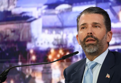 (ВИДЕО) СИН ДОНАЛДА ТРАМПА РУЧАО У БАЊАЛУЦИ, ПА ОТИШАО НА ДОДИКОВО ИМАЊЕ Бањалучки ћевап или бурек? Ево шта је било на МЕНИЈУ